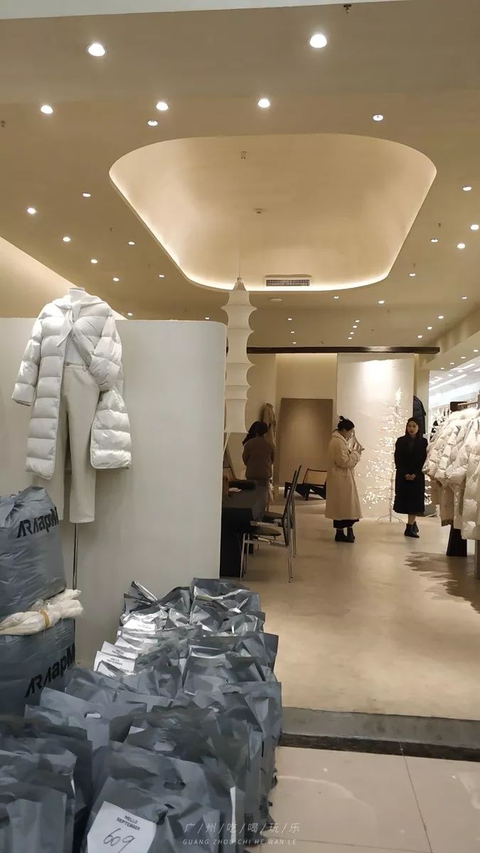 韩国东大门服装批发有几个大楼,广州韩国东大门服装批发拿货