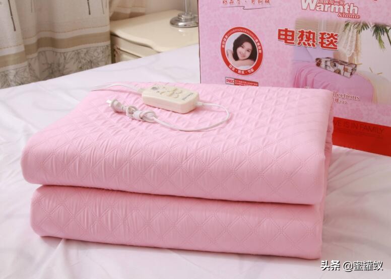 怎样使洗后的羽绒服蓬松,怎么让洗后的羽绒服恢复蓬松感