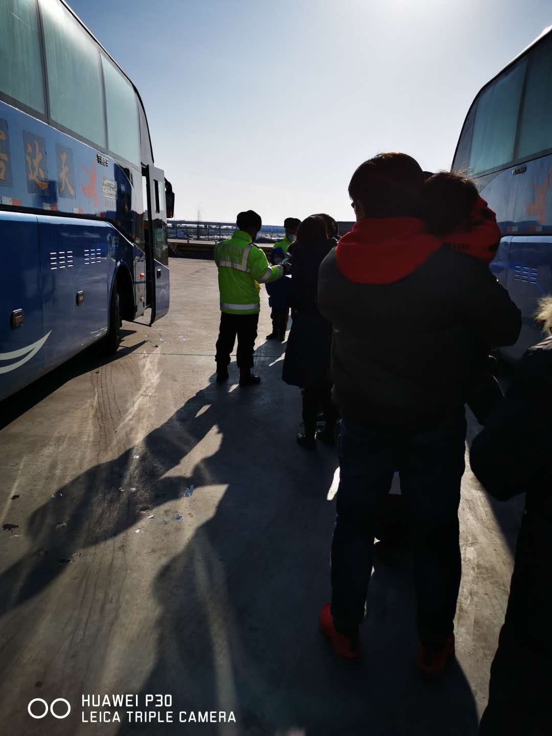 疫情期4000公里的团圆路—*疆新**