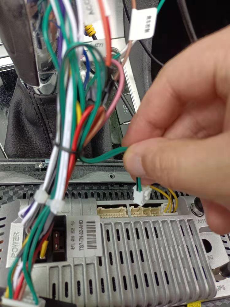 导航屏幕更换多少钱,安卓导航屏幕更换