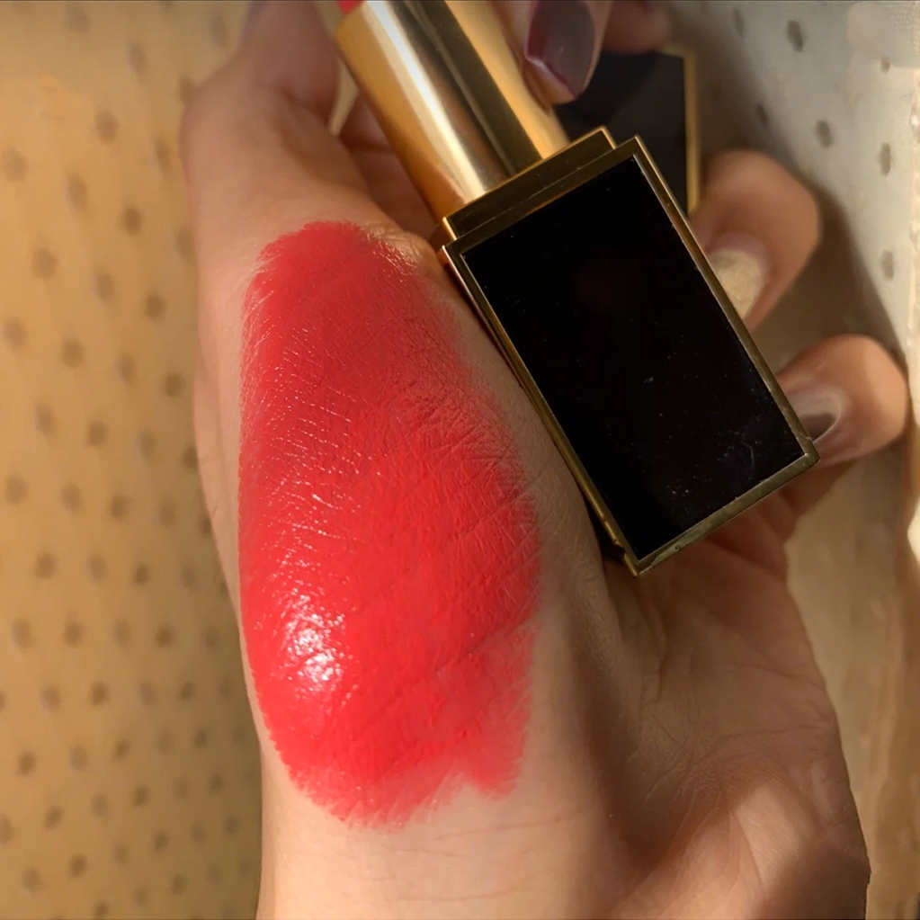 tf迷你黑管口红哪个颜色显白,tf口红16和小金条23哪个更显白