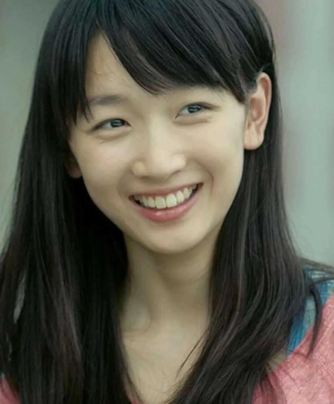 16岁出道荣获影后,周冬雨一个谋女郎的成长之路