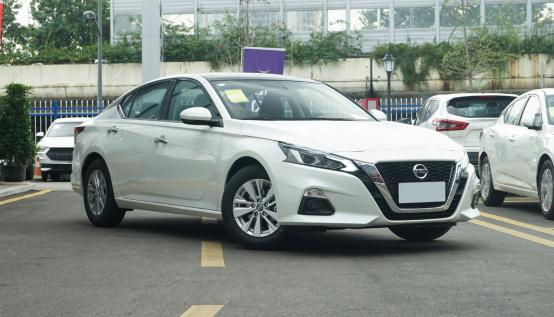 2022款第七代东风日产天籁劣势,2.0自吸日产天籁测评