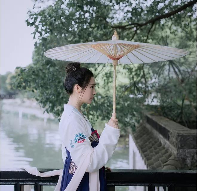 李白最具代表的浪漫诗,李白最浪漫的一首诗词