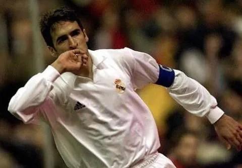 世界足球背后的故事,世界足坛催泪故事