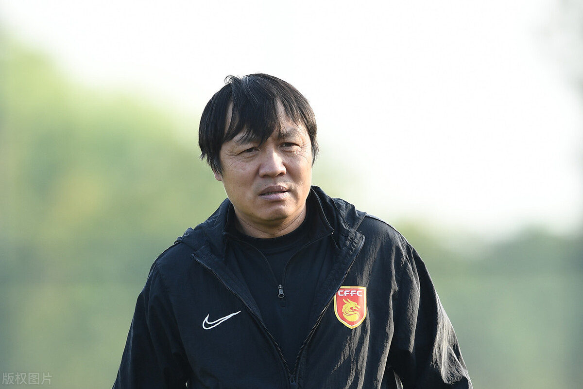 谢峰和谢晖谁厉害,郎平卸任女排主教练网友评论