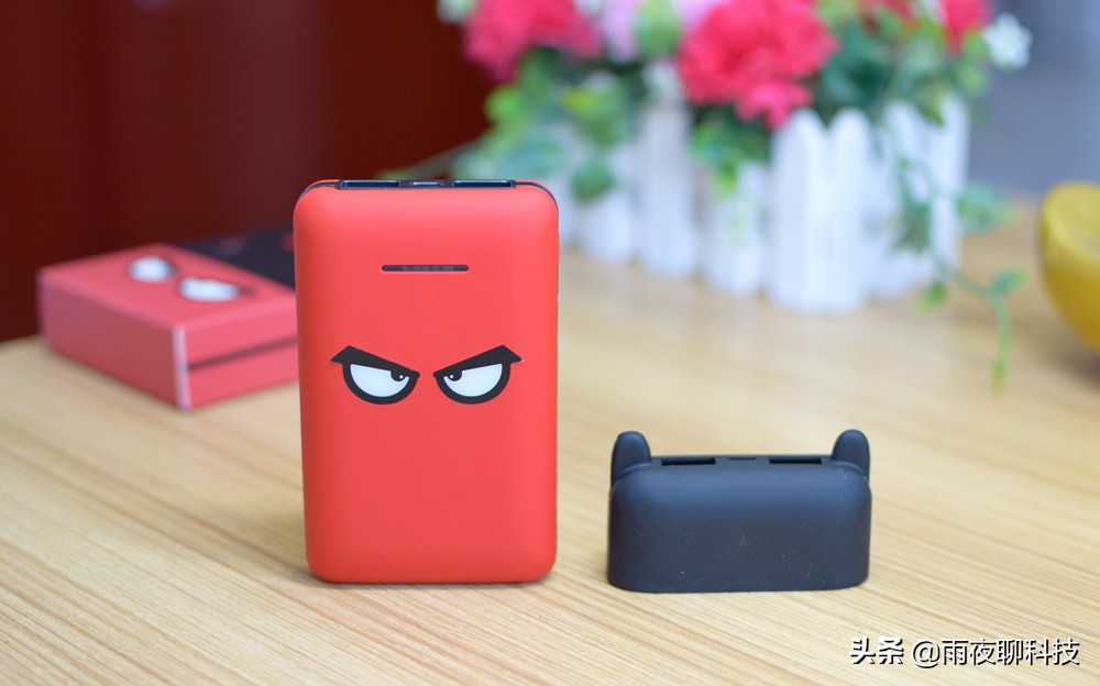 双输出、性能澎湃、魔力十足:爱国者小魔兽MS100移动电源