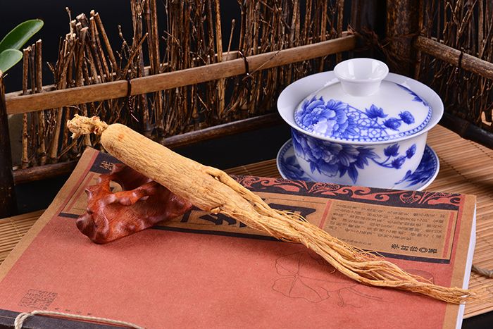 秋冬季吃西洋参好还是人参好,冬天吃西洋参好还是吃长白山参好