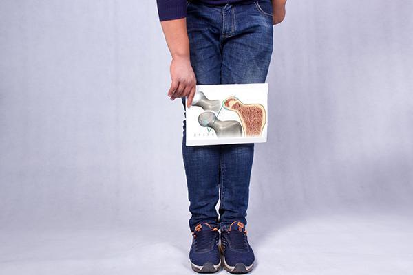 治疗股骨头坏死的中医书籍,中医治疗股骨头坏死医院排名