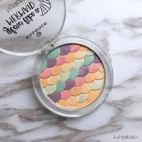 笔记狂人｜种草君｜学生*党**化妆小白300元就可配齐一套化妆用品哦