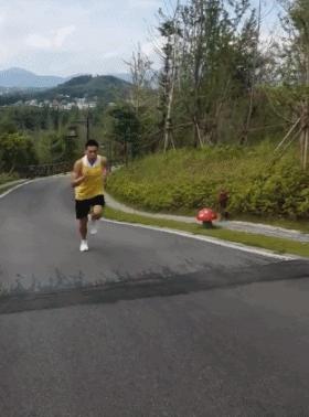 63岁的何家劲,何家劲仍然很帅