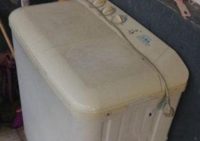 九岁女儿发烧不停说洗衣机坏了,8岁女孩高烧说胡话视频