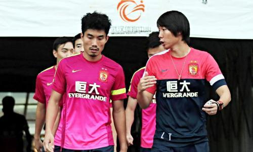 中国足球郑智化,足球中国队旗帜