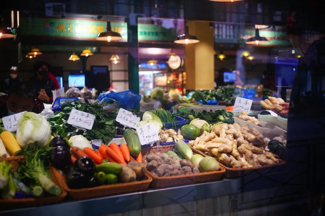 这条街，可能是全上海最时髦又接地气的