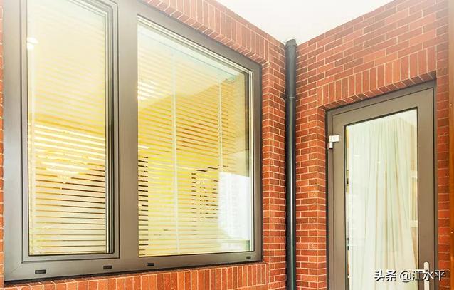 窗户的隔音不好怎么办，业主们用这样的方式处理，值得借鉴