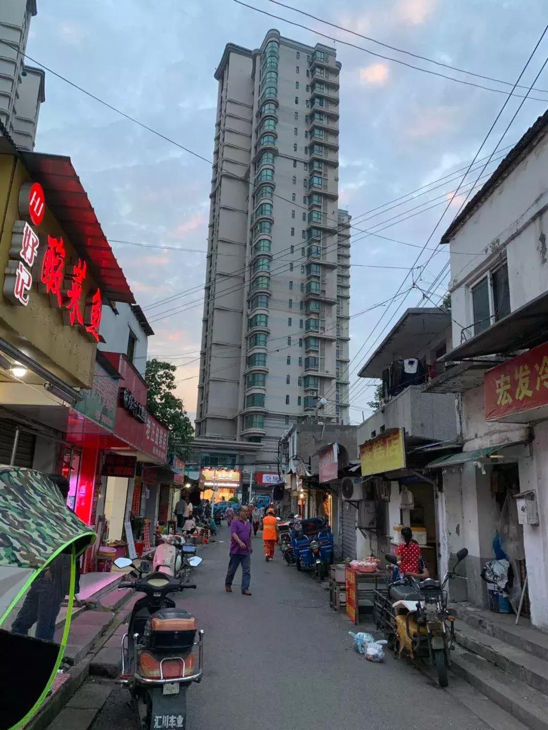 我叫雅居乐花园，我只想做个安安静静的*男美**子