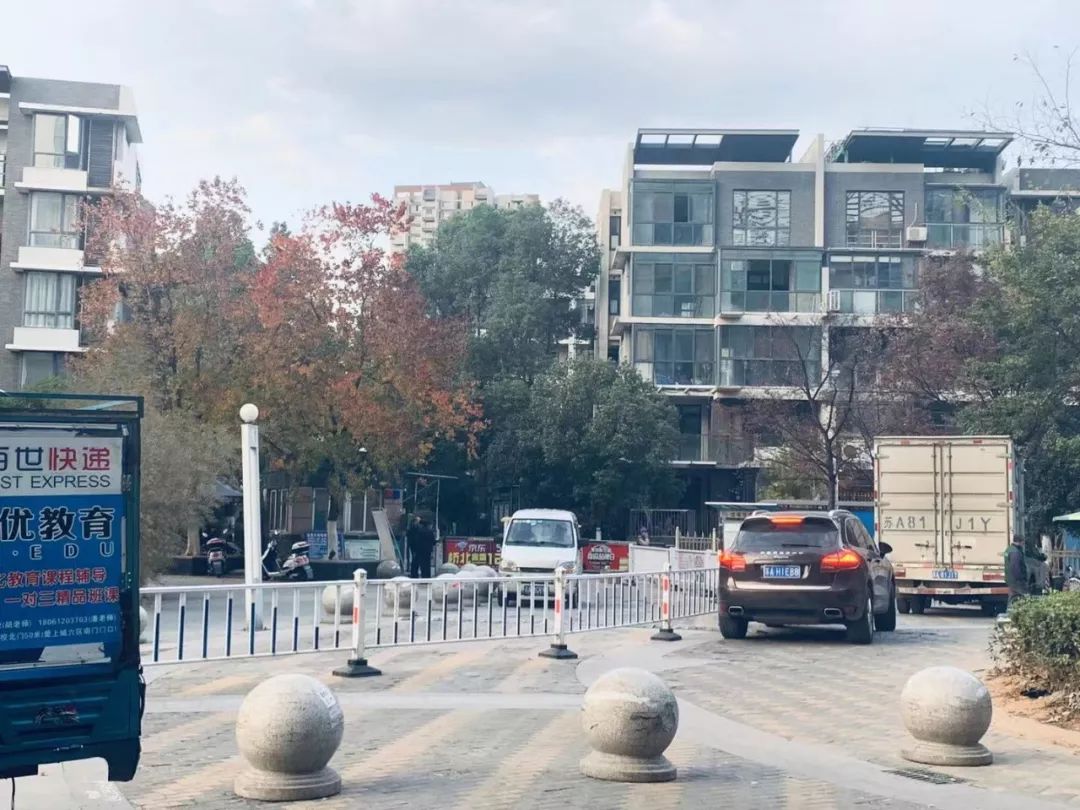 刚刚！我去江北一楼盘实探，惨遭售楼员无情白眼……