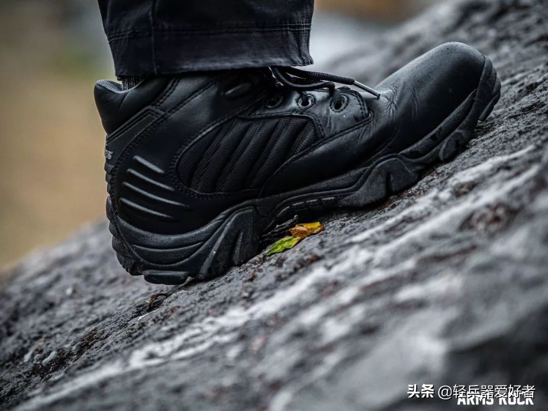 夏季穿哪种防水鞋不臭透气,军靴怎么做到又透气又防水
