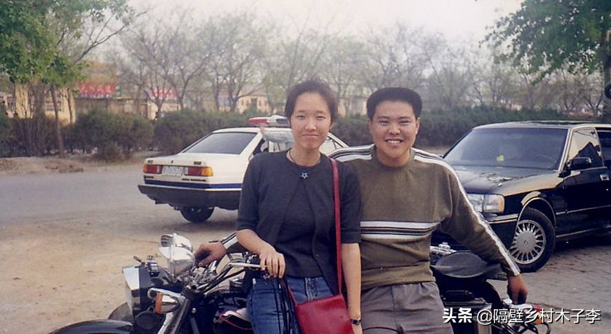 探险夫妻张昕宇梁红开飞机,侣行夫妇张昕宇梁红到长城站