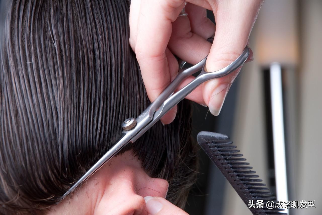 理发店到底靠什么挣钱,理发店为啥暴利还赚不到钱