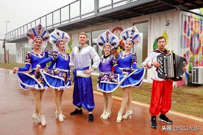 万亩茶园·俄罗斯方块小镇：全球首家茶文化俄罗斯风情主题公园