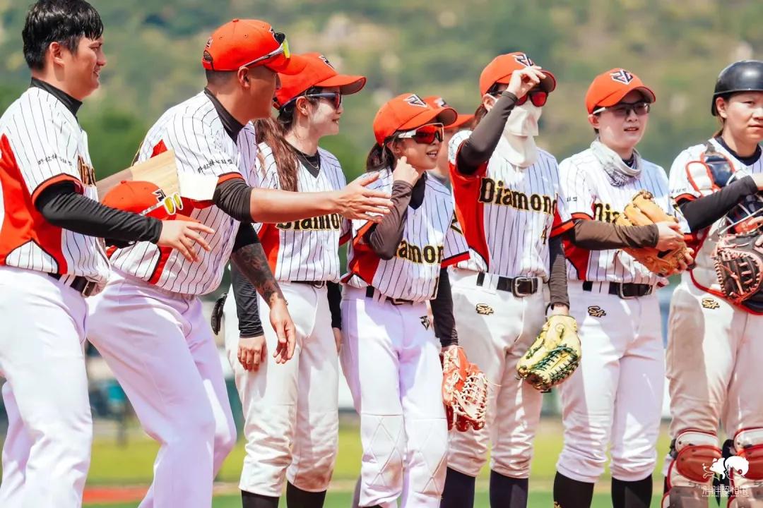 “Girls,baseballisfun!”——第二届曦照女子棒球赛纪实