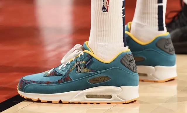 nba球星穿椰子350,nba球星在球场穿过的奇葩球鞋