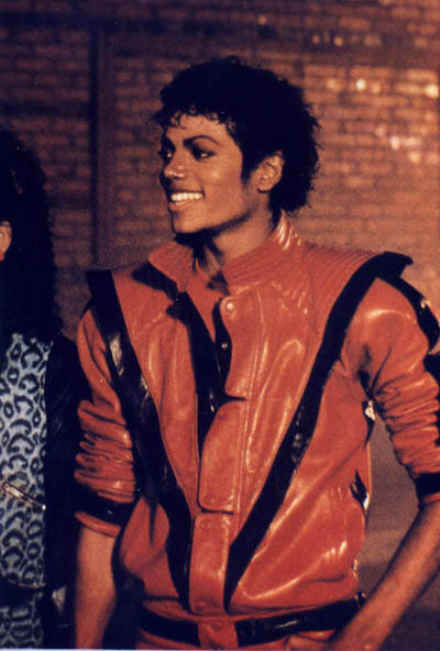 迈克尔杰克逊最具标志性装扮,迈克尔杰克逊奢华服饰