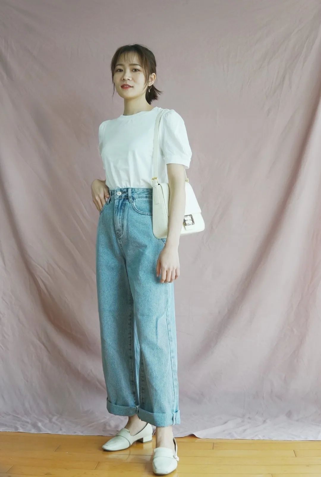 夏天t恤女款2022款网红款百搭,夏季必备百搭t恤品牌推荐