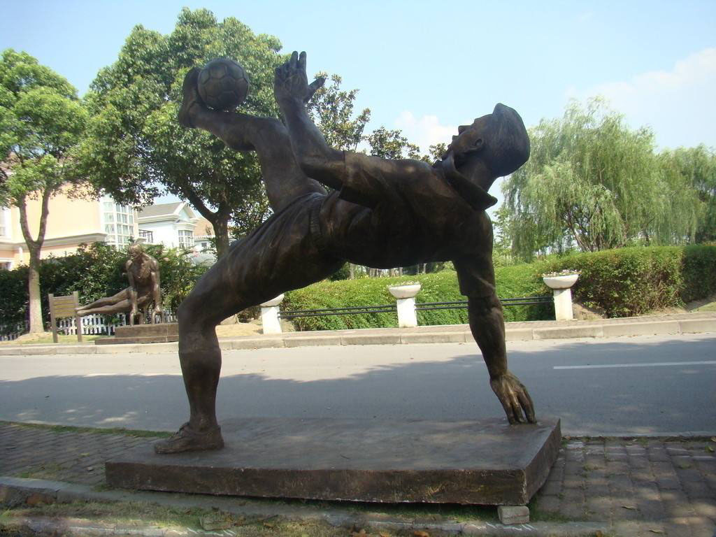 踢足球的好处和功效,踢足球的好处200字