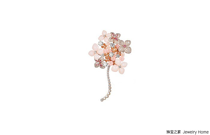 一大一小的胸针的正确戴法,一枚胸针穿出高级感