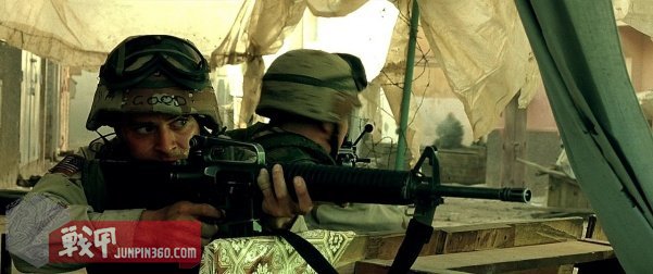 美国黑鹰战机坠落视频,十部顶级战争大片黑鹰坠落