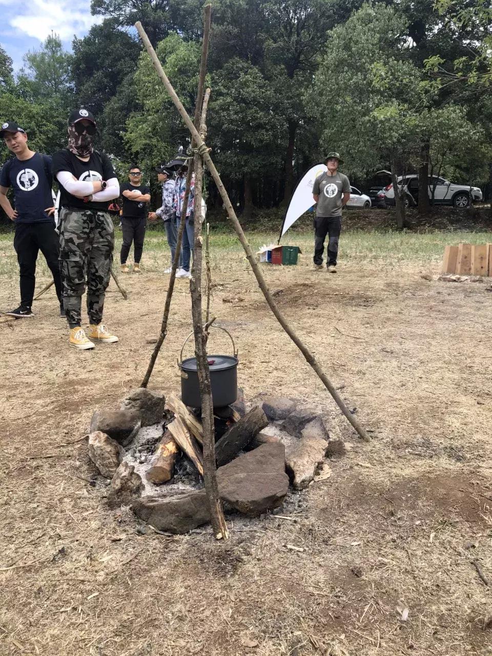 驾驶雪佛兰白色探界者环游世界,雪佛兰探界者1.5试驾视频最新