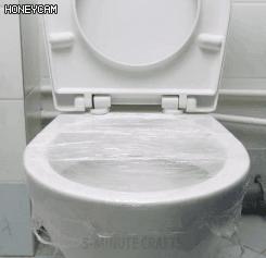 马桶堵了拿保鲜膜封住,马桶堵了怎么用保鲜膜