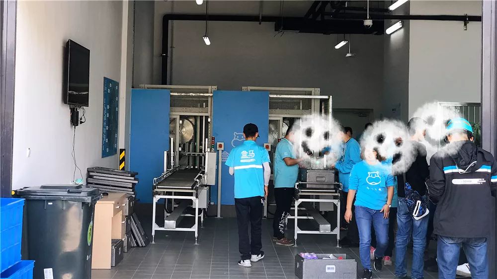 四环外开了家盒马，整个剑南大道的人都去凑热闹了