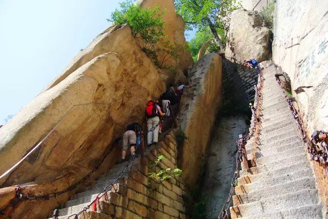 华山北峰到中峰都是险道吗,华山旅游必须走险道和栈道吗