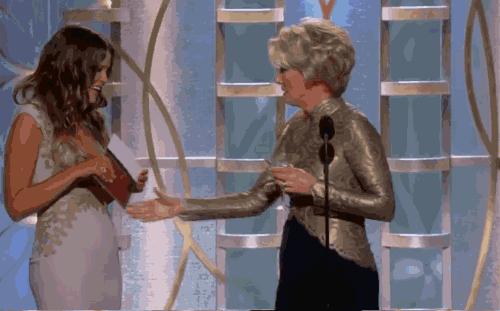 又到了穿高跟鞋的季节,高跟鞋后面磨脚怎么办