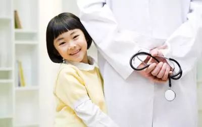 儿童鼻痒鼻塞鼻炎用什么喷剂,小孩鼻塞建议用什么鼻喷雾剂