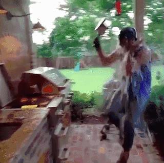 鼻子吸套套、脑袋浇开水…果然国外人少是有原因的啊！！