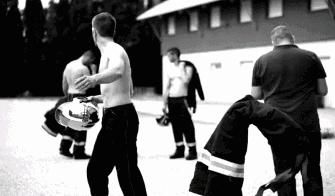 消防员才是人们心目中真正的超人,万能的消防员比什么都有安全感