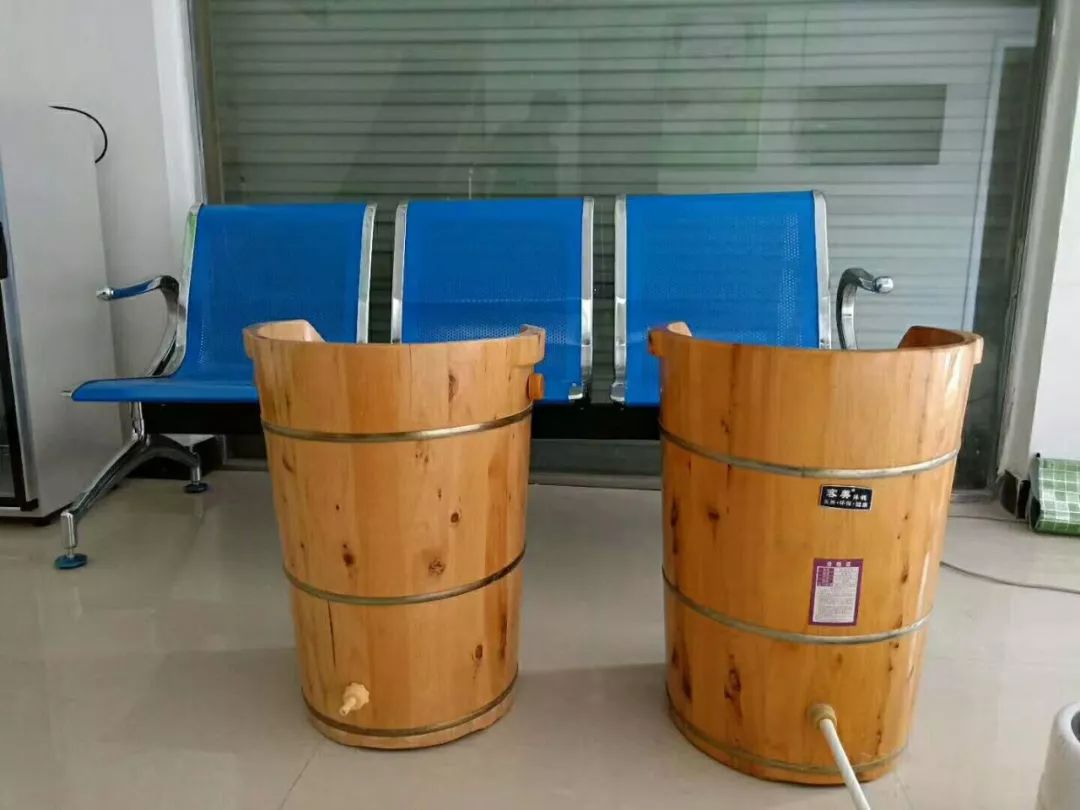 你想健康长寿吗？请来金凤墨玉泡浴！