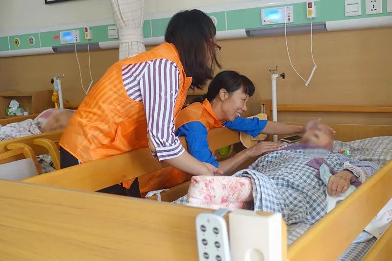 十方缘义工视频,十方缘义工培训