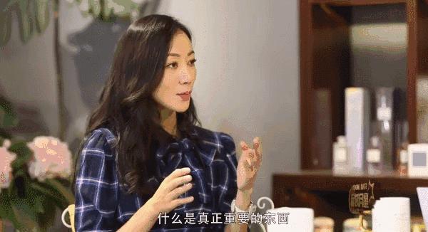 被讽花瓶18年，如今凭实力爆红，热搜欠她两个第一