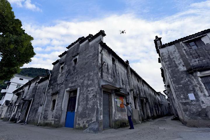 老宅的蜕变！两次网络众筹改变萧山凤凰坞村的命运