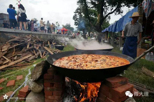 大理八大碗鱼做法,大理剑川八大碗店