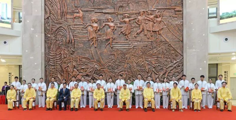 骞胯タ涓尰绁炲尰鍏嶈垂鐪嬬梾,涓尰鍏嶈垂鏀跺緬