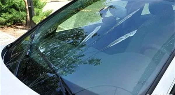 玻璃水怎么调节喷射角度,玻璃水喷的特别小怎么回事