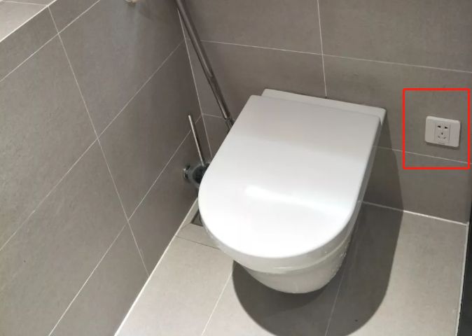 我们轰轰烈烈拆了10面墙，最后，在卧室吃上了烤翅……