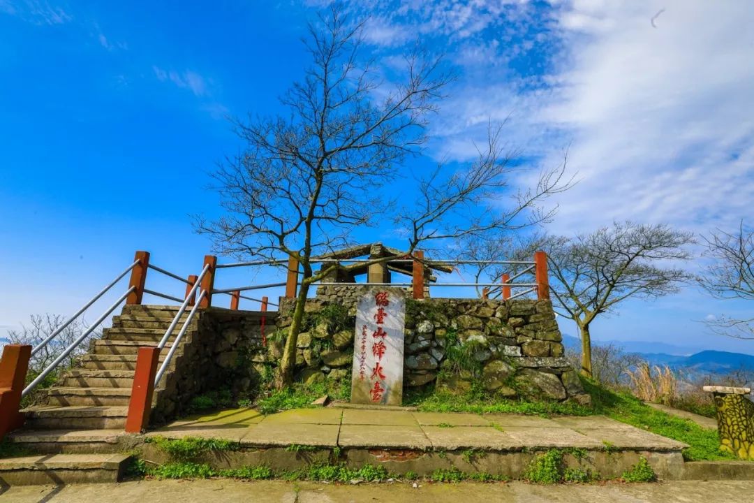 爱爬山的人都爬什么山,爱爬山的山里人完整版