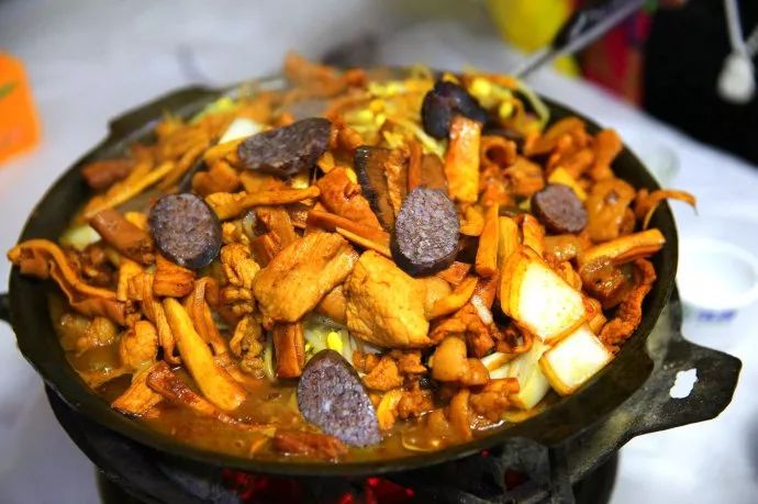 刘烨旅游,刘烨一家四口出游